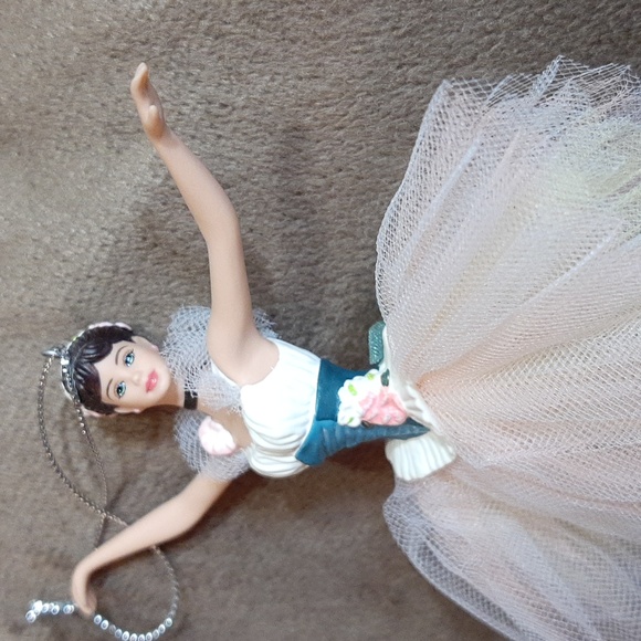 Barbie Lighter than Air porcelain ornament - Picture 1 of 15